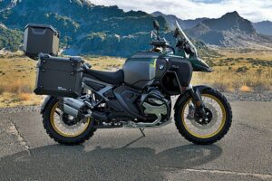 BMW R 1300 GS Adventure 更贵