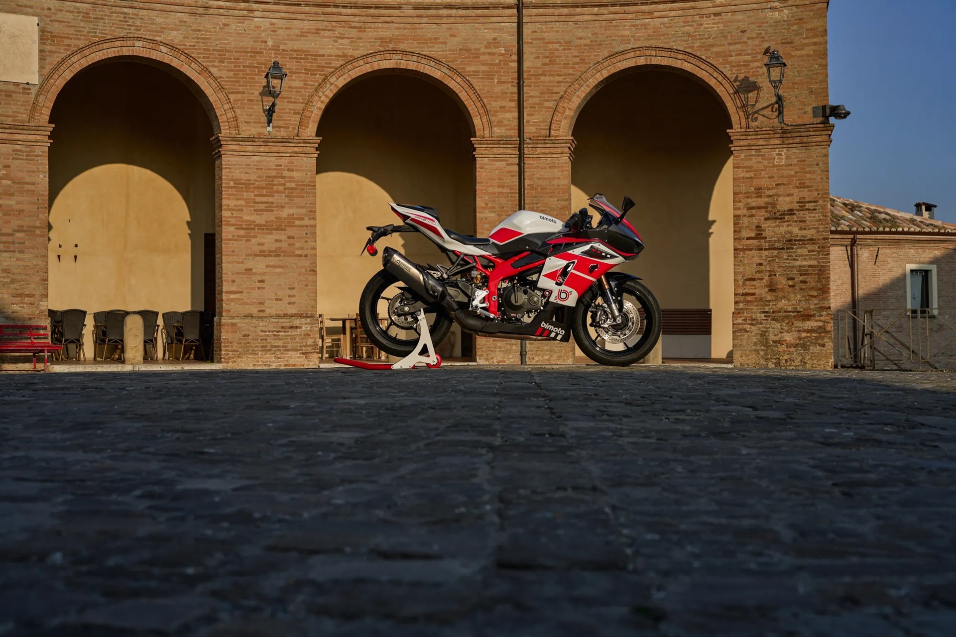 Bimota KB399 系列登陆该品牌的官方经销商