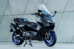 雅马哈 TMAX 2025