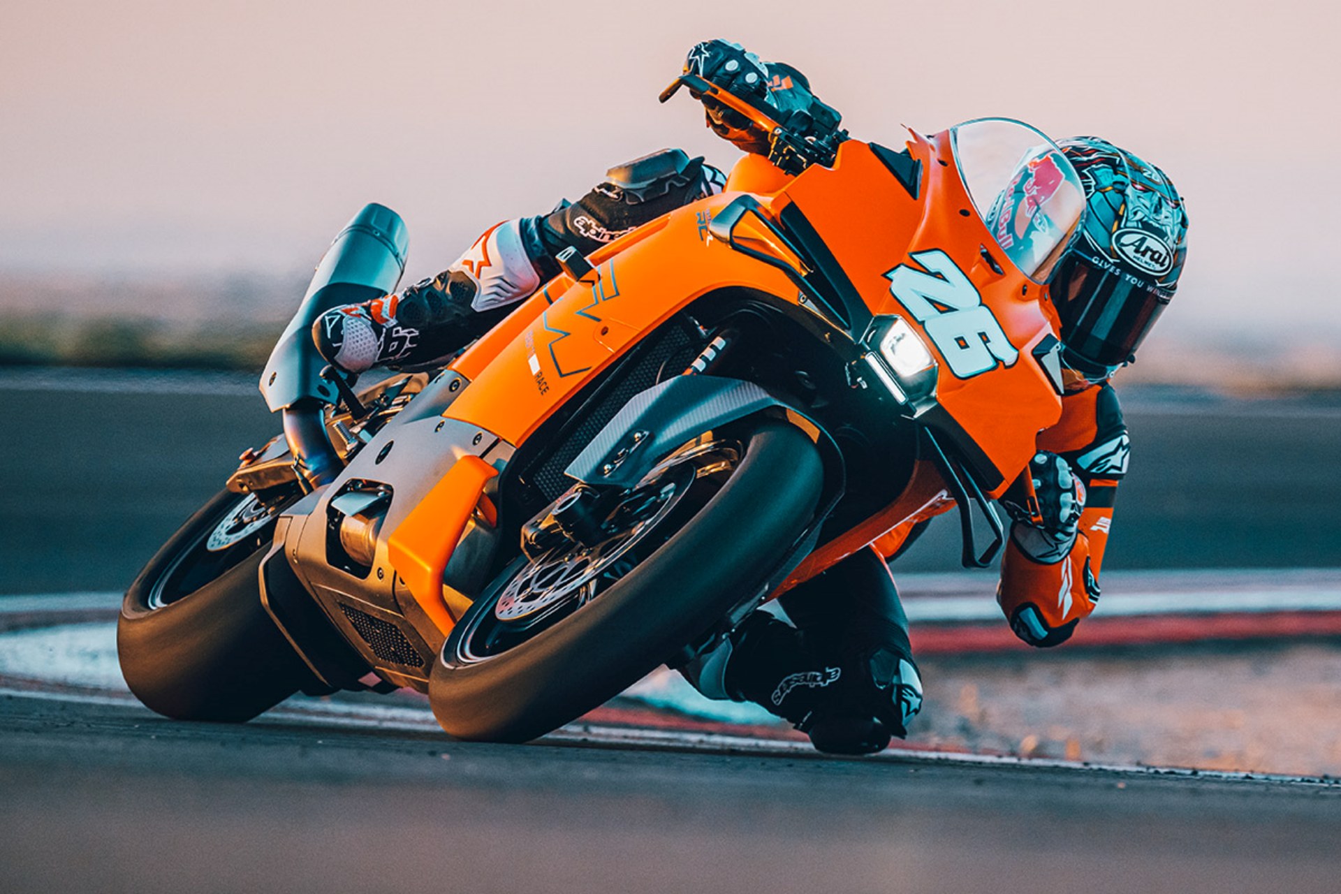 KTM 990 RC R 和 990 RC R 赛道 2026