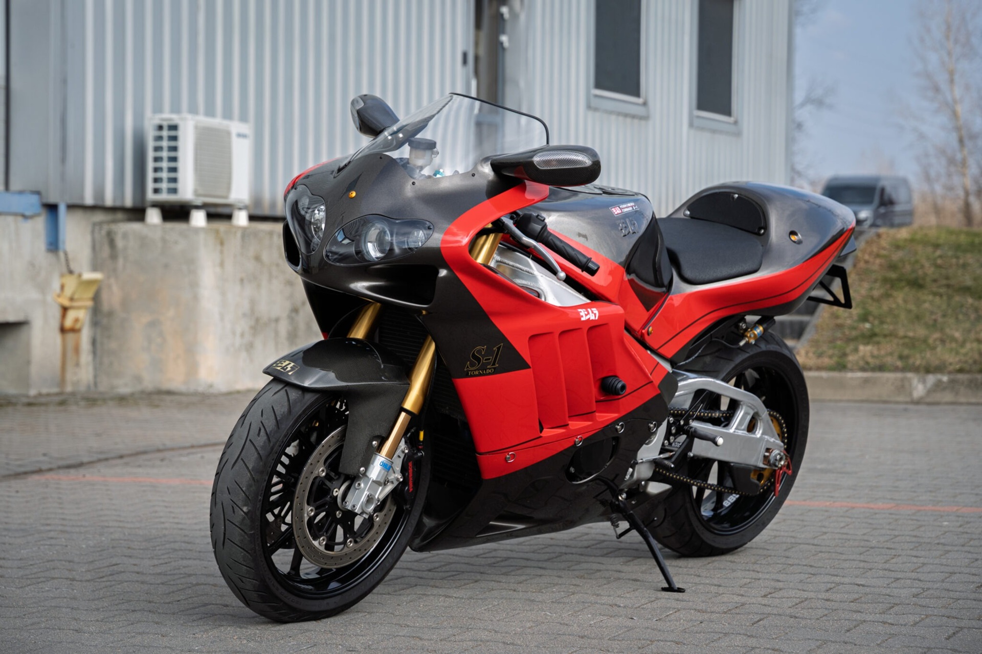 待售梦想自行车：Yoshimura Tornado S-1 2002