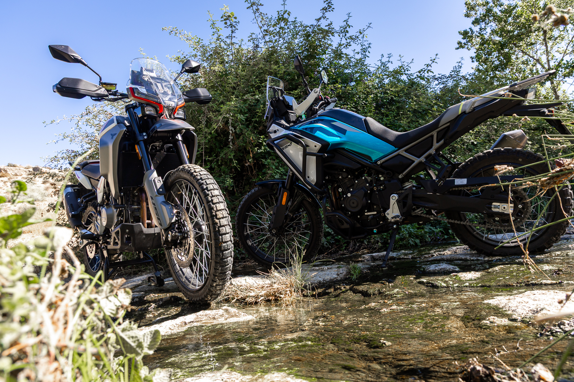 比较：Moto Morini Alltrhike 450 Vs CFMOTO 450MT