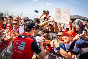维修区步行道和英雄步行道：从内部体验 MotorLand Aragón GP