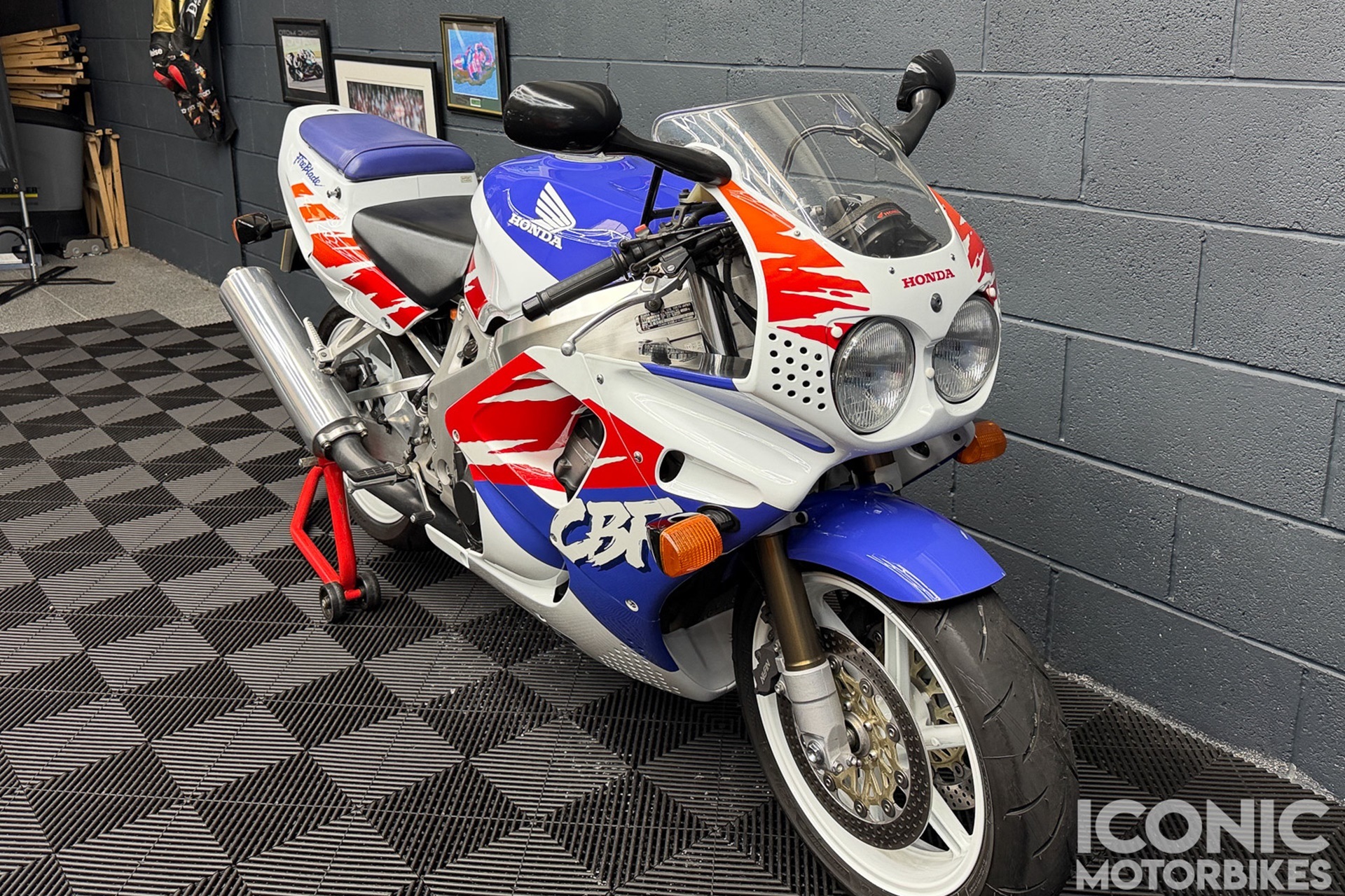 这辆无可挑剔的本田 CBR900RR SC28 属于“慢船长”,现已出售