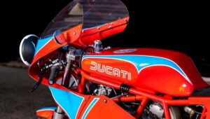 Purposebuilt Moto 修复了一辆 1983 年杜卡迪 TT1 Racer，并将其变成了适合街头赛车的复制品