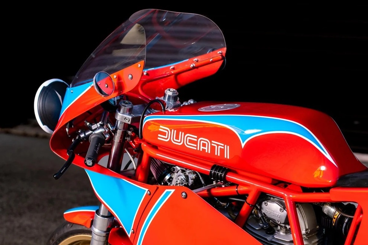 Purposebuilt Moto 修复了一辆 1983 年杜卡迪 TT1 Racer，并将其变成了适合街头赛车的复制品