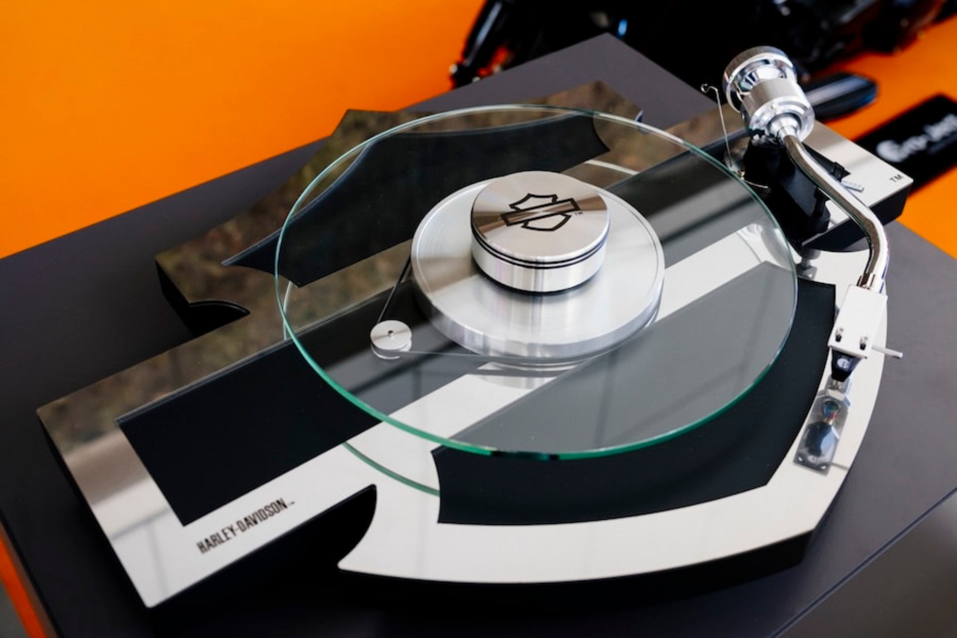 哈雷戴维森和 Pro-Ject 转盘