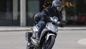 KYMCO 开设 15 家新经销店，扩大其在我国的业务