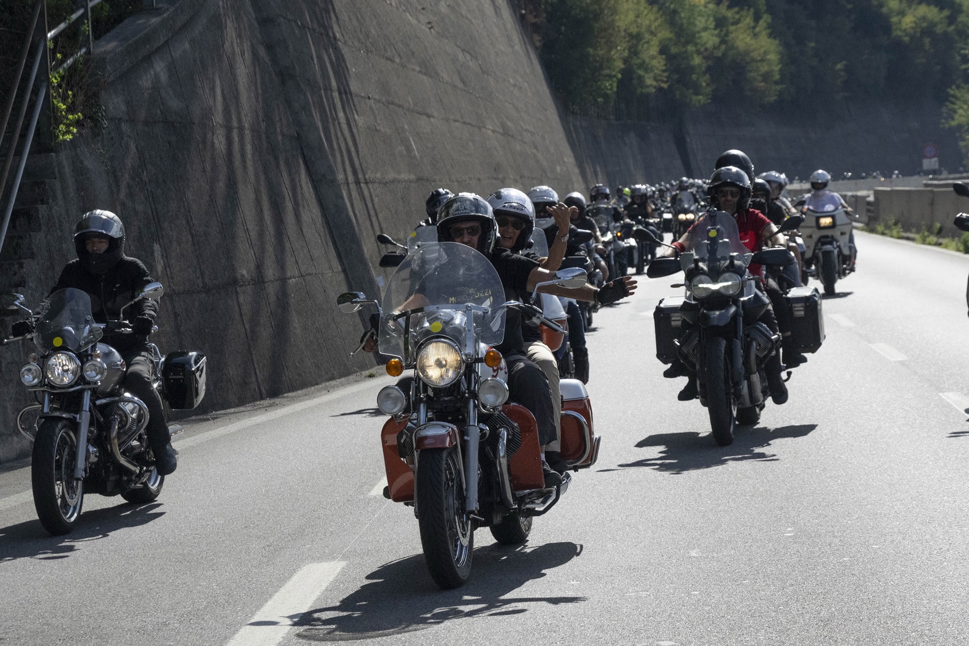 超过 60,000 名车迷参加 Moto Guzzi 2026 年世界日派对