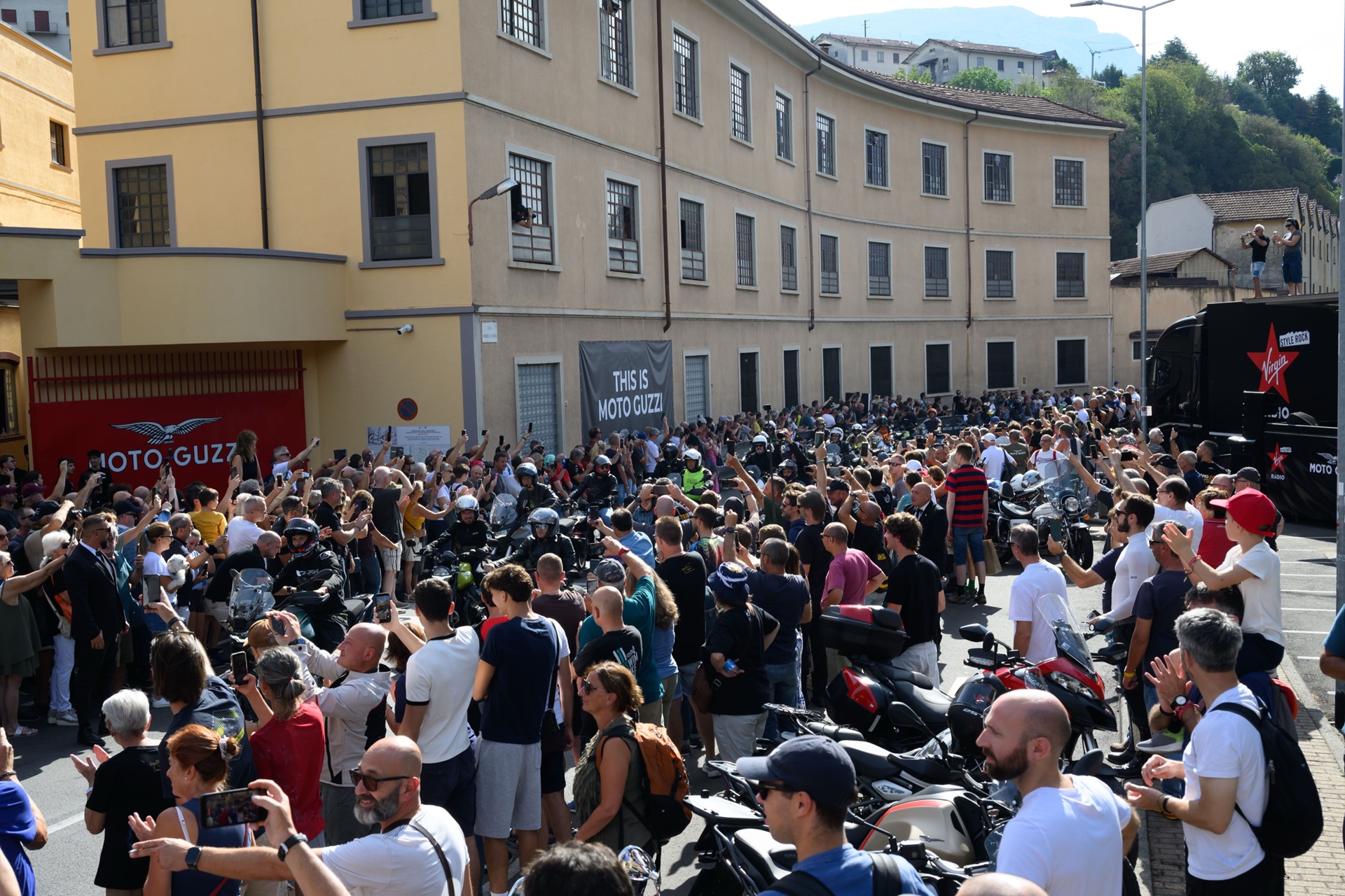 超过 60,000 名车迷参加 Moto Guzzi 2026 年世界日派对