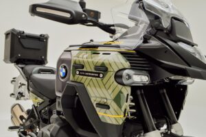 BMW 摩托车推出限量版 R 1300 GS Adventure 以庆祝非常特别的周年纪念日