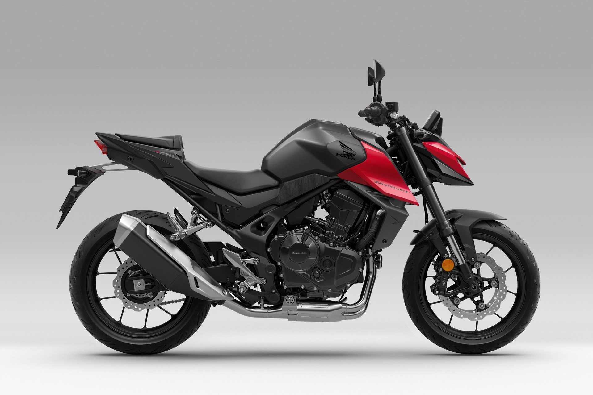 本田 CB750 大黄蜂 2027