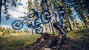 Husqvarna 通过新的 Pro 版本将 TE 300 和 FE 350 向前迈进了一步