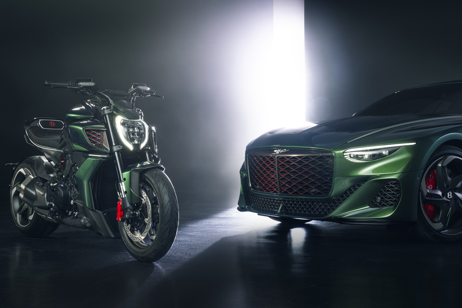 新“Diavel for Bentley”确认将于 2027 年推出