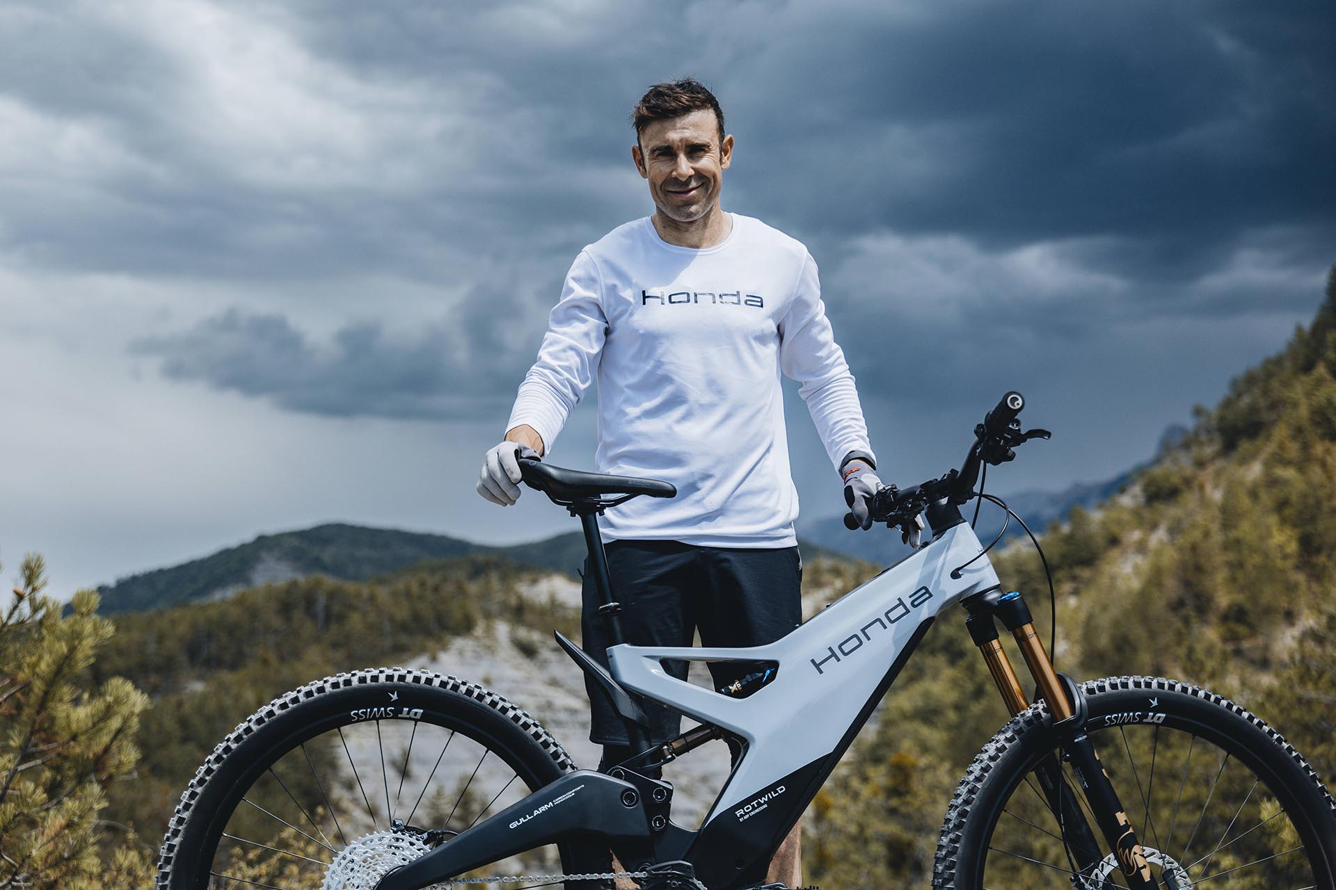 Toni Bou 参与了该项目的开发