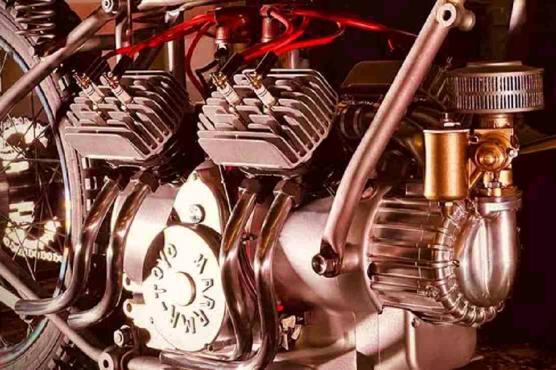 Galbusera Toyo V8 再次咆哮:1938 年史诗般的意大利摩托车,拥有 8 缸和 2 冲程
