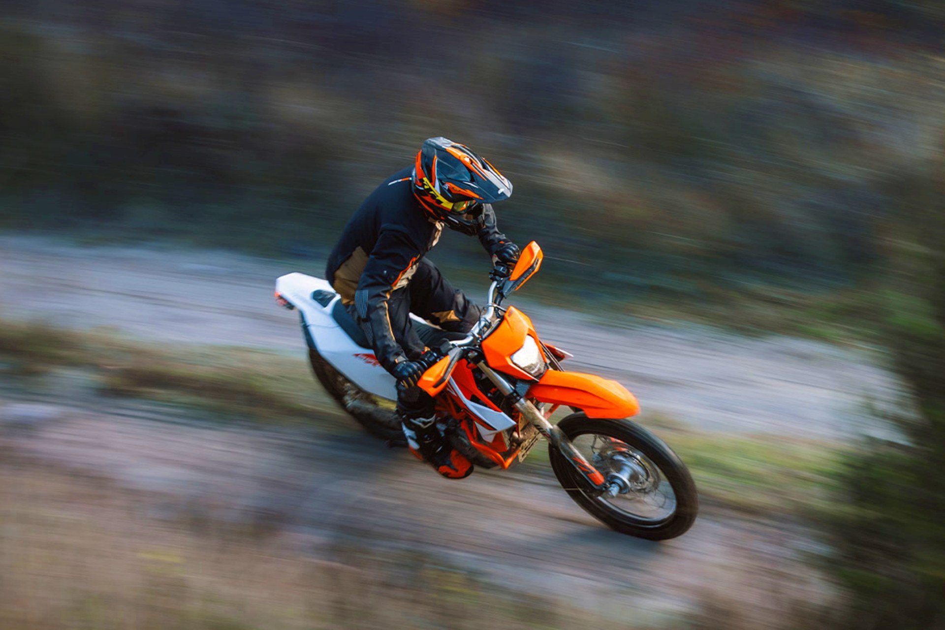 KTM、Husqvarna 和 GasGas enduro LC4