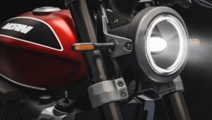 半个世纪后，传奇的 Moto Morini 3 ½ 回归：V 型双缸发动机，32.6 马力，七十年代风格