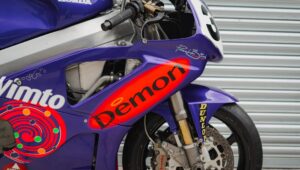 Joey Dunlop 和 John McGuinness 驾驶这些传奇的本田 VTR1000 SP-1：现在它们可以属于您了