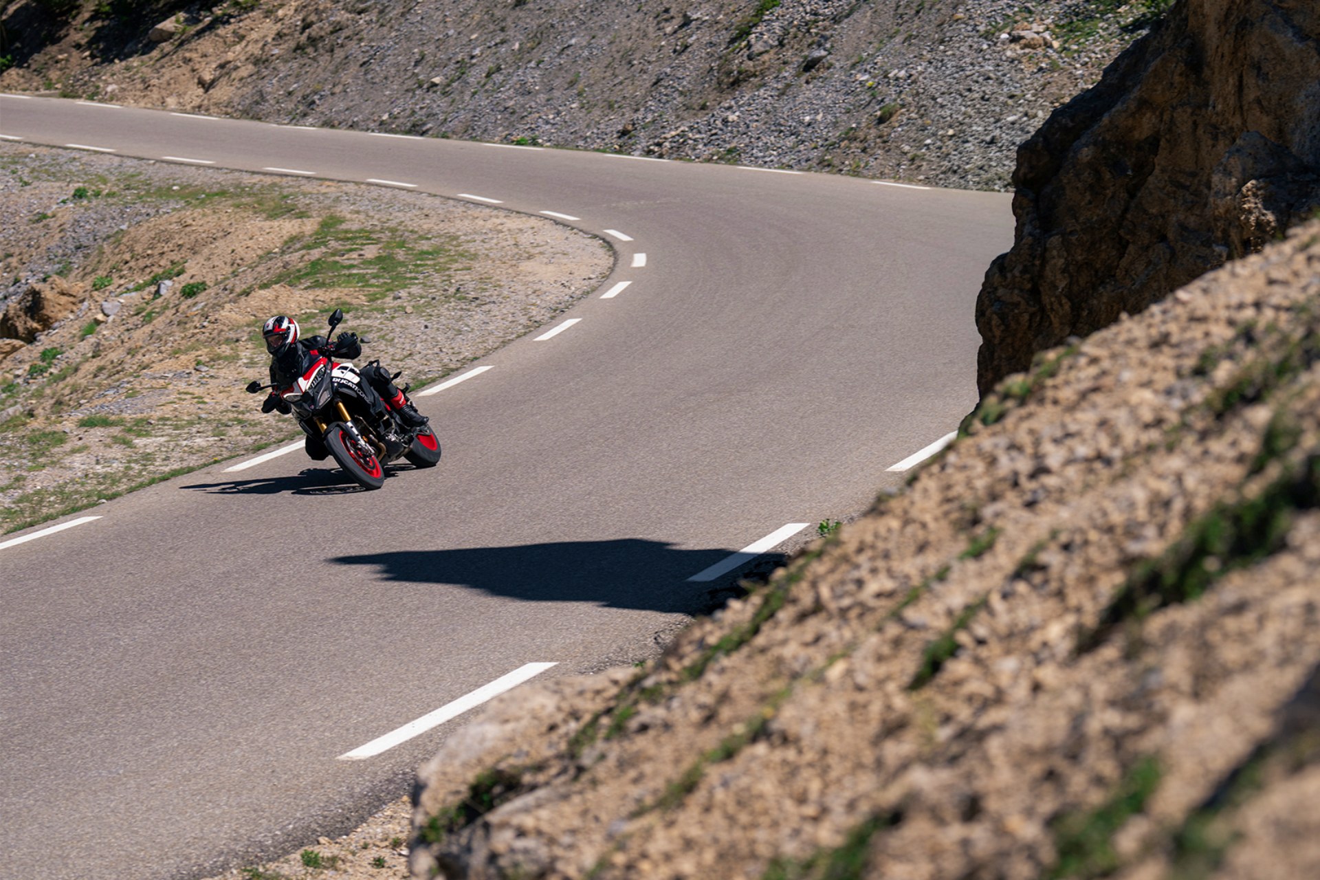 Multistrada V4 派克峰 2027