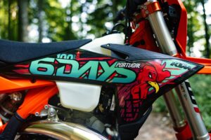 KTM EXC 6DAYS 2027 系列：高竞赛耐力赛性能的最大体现