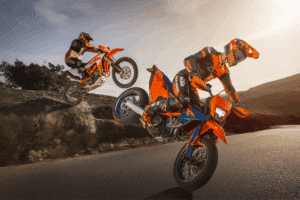 KTM 正式推出新款 690 Enduro R 和 690 SMC R 2026