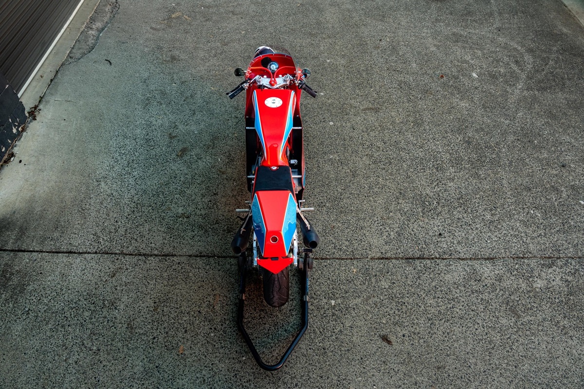 1983 年杜卡迪 TT1 Racer 特制摩托车:经典造型与现代工艺的完美结合