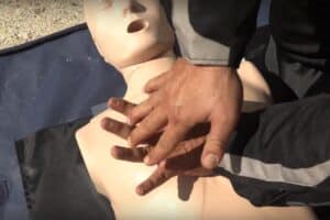 如何进行心肺复苏：可持续野外摩托车教我们