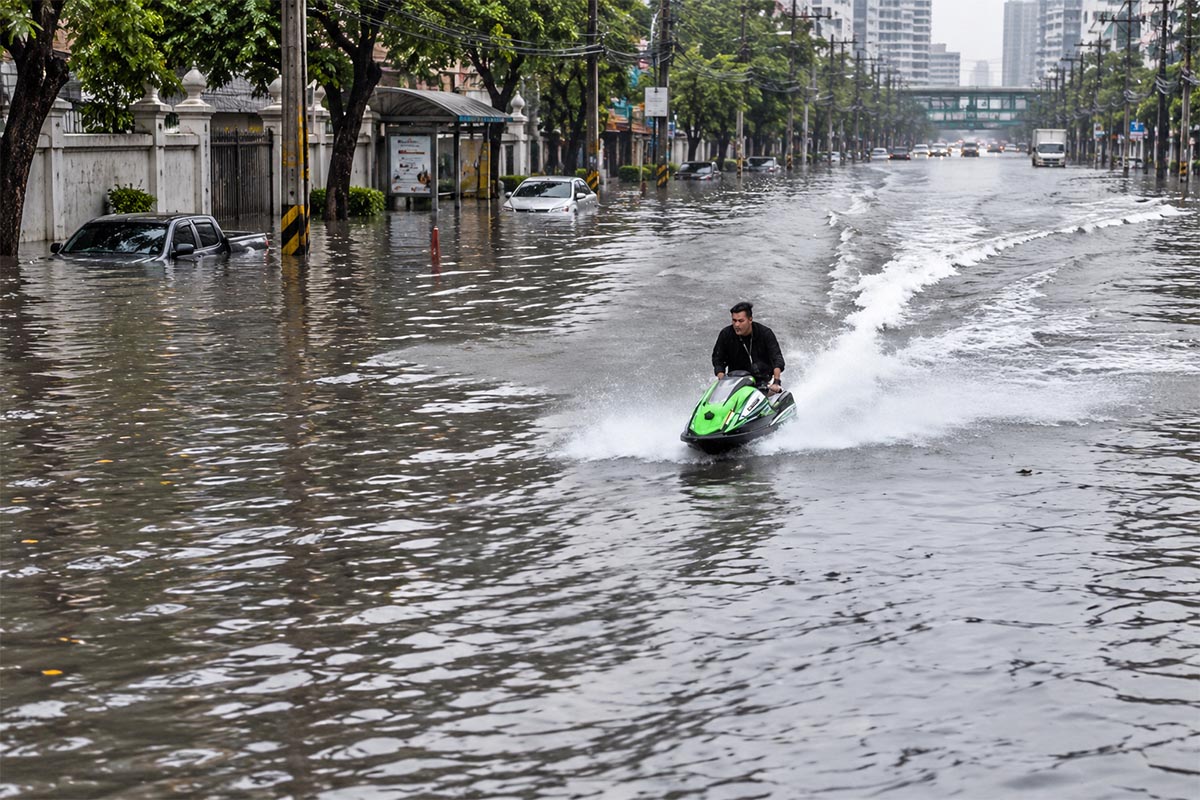 Aprovechar las inundaciones para salir a vacilar de jet sky te puede llevar a la cárcel