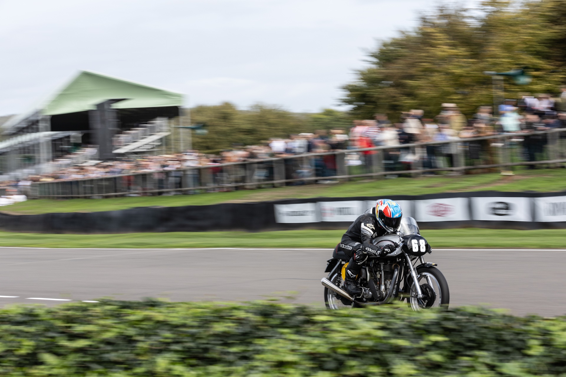 Norton 和 Works Racing 驾驶历史悠久的 Manx 30M 参加 2026 年古德伍德复兴赛