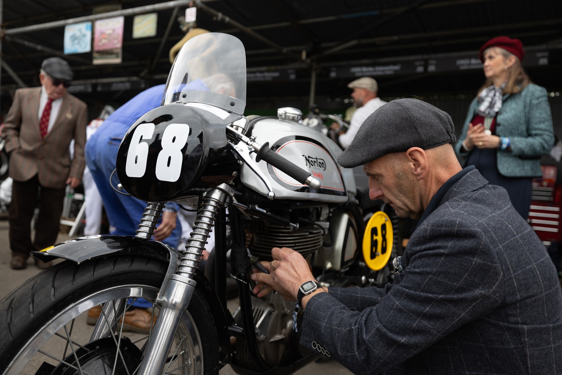 Norton 和 Works Racing 驾驶历史悠久的 Manx 30M 参加 2026 年古德伍德复兴赛