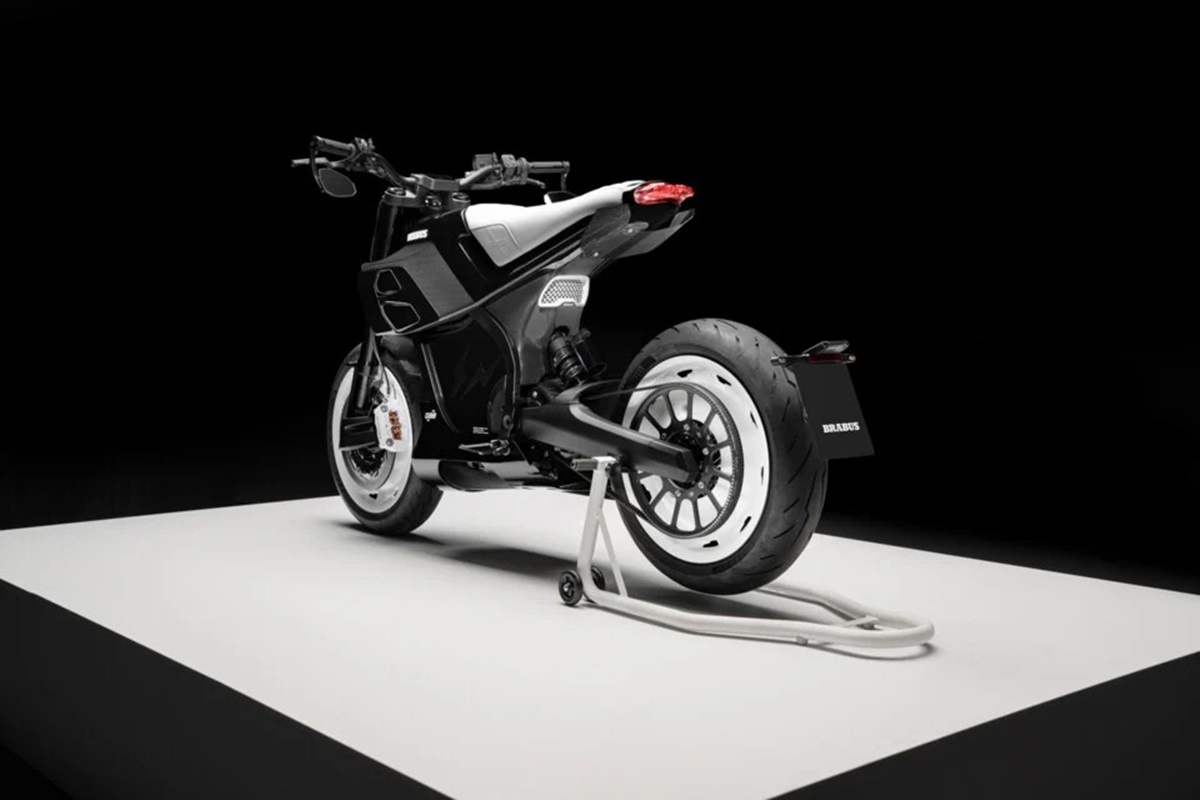 Brabus Urban E Fragment Edition:“极简的表达方式。不懈的执行”