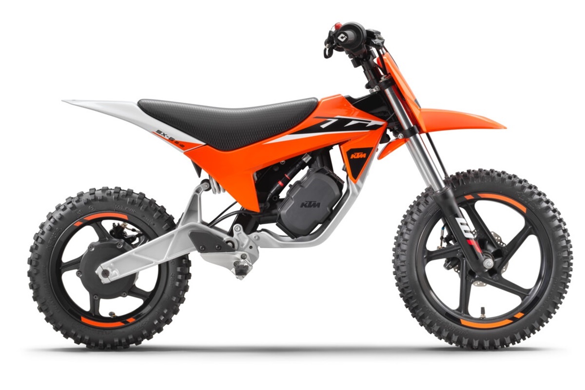 KTM 推出新款 SX-E 2.12 2027 扩大其青年电动车系列