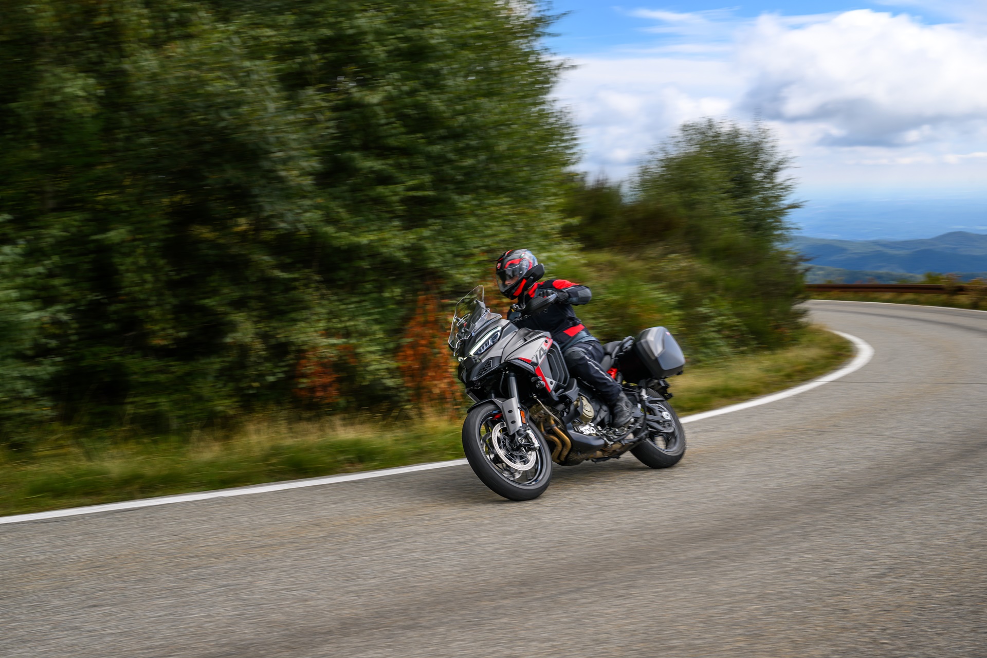 杜卡迪 Multistrada V4 S Grand Tour 2026