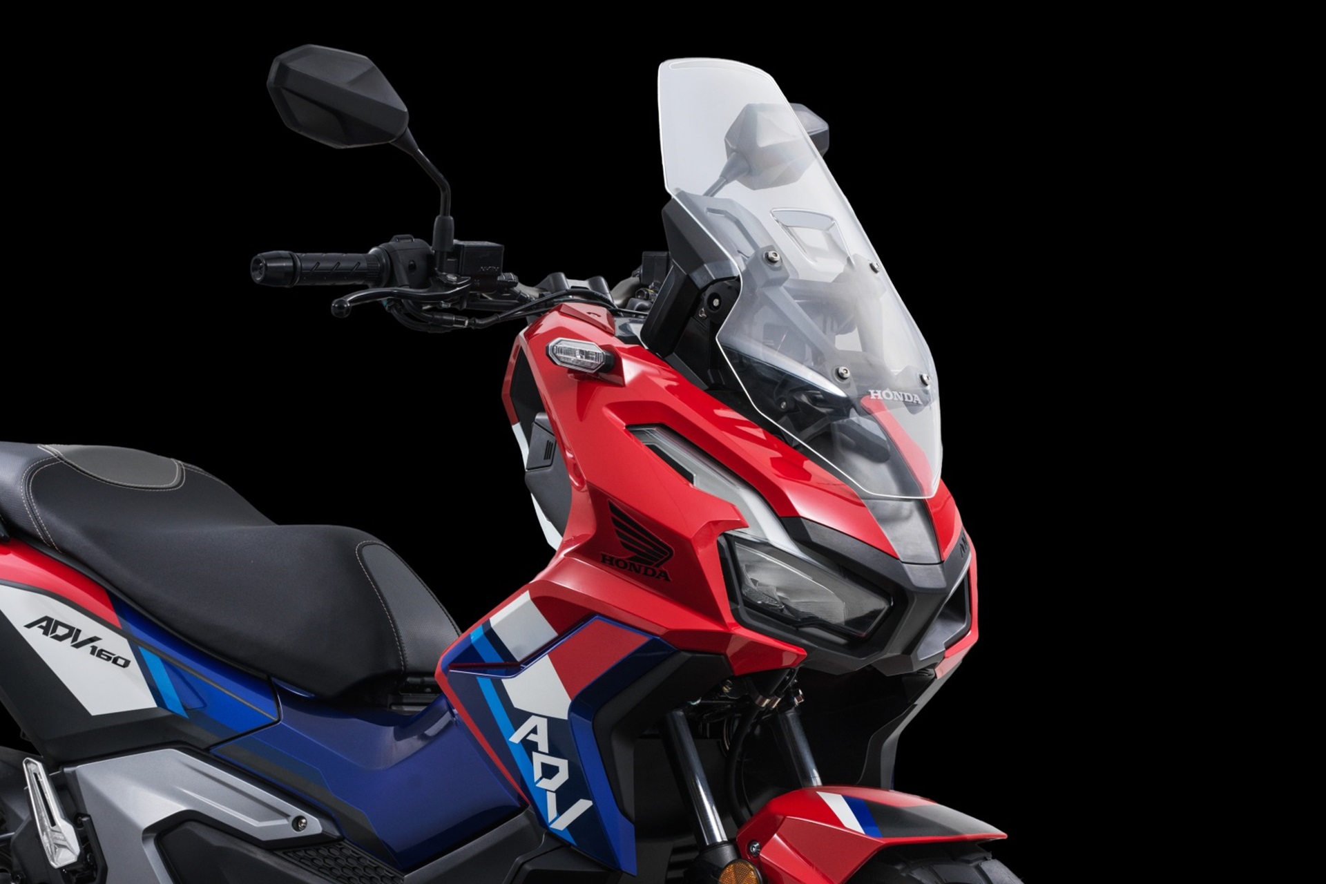 本田为其 ADV160 涂上标志其历史的赛车颜色:这是新的 Trico 版