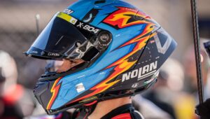 Nolan X-804 RS Ultra Carbon Oliveira 复刻版：“诞生于赛道。专为骑手而设计”