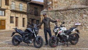 40HP够用吗？我们测试了 Bajaj Pulsar 400 和 Dominar 400