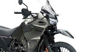 川崎凭借新款 KLR650 DF 恢复冒险精神和强劲越野骑行精神