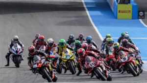 2026 年赫雷斯超级摩托车赛：即使是下雨也无法浇灭另一个 Bulega 三胞胎