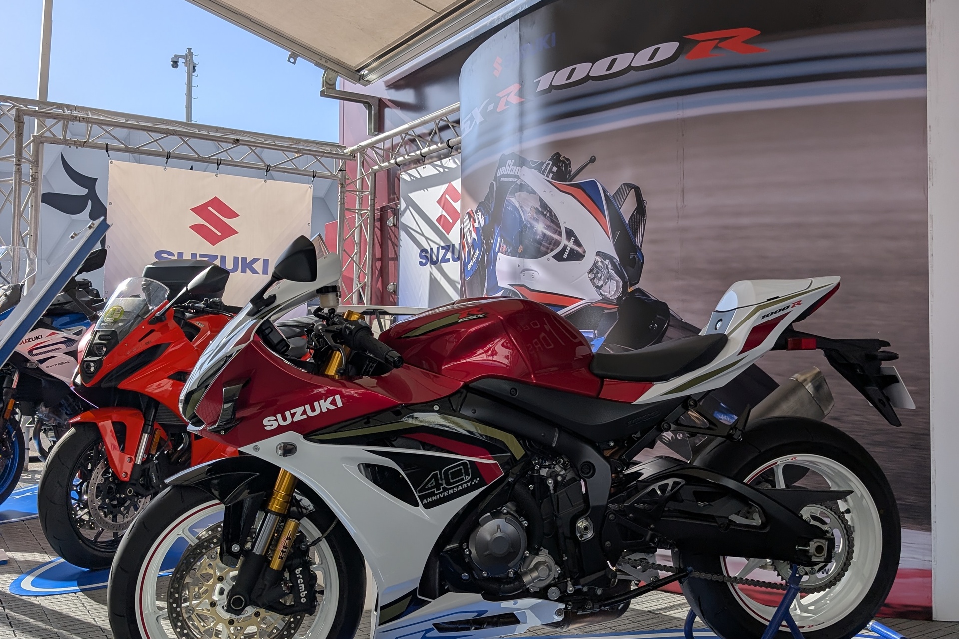 WorldSBK 将赫雷斯变成了摩托车节,比赛具有决定性意义,围场也非常近