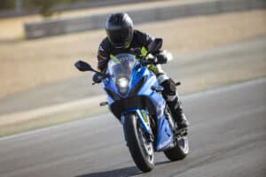 铃木GSX-8R测试