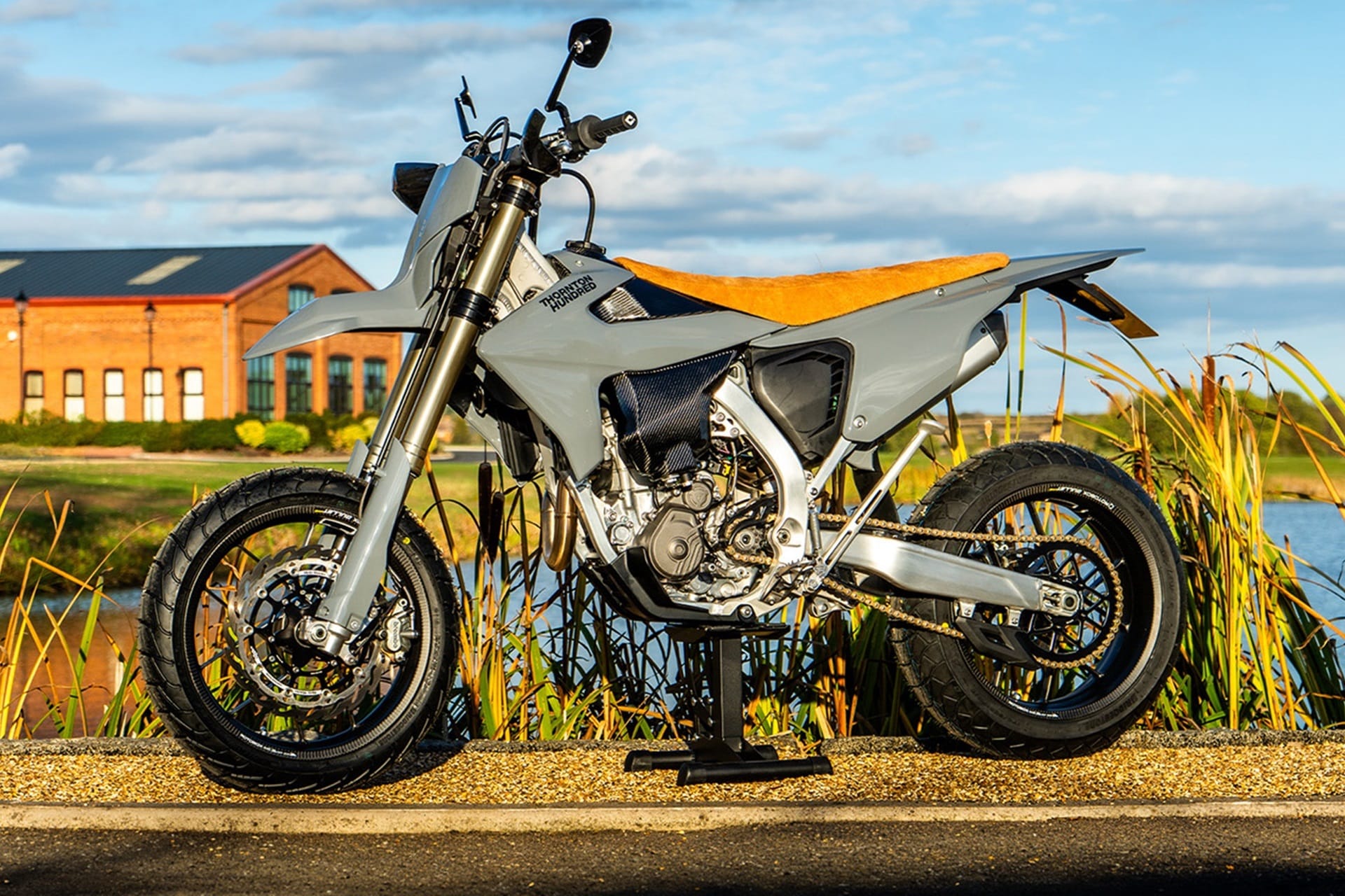 TF450E Supermoto：凯旋应该认真考虑制造的自行车