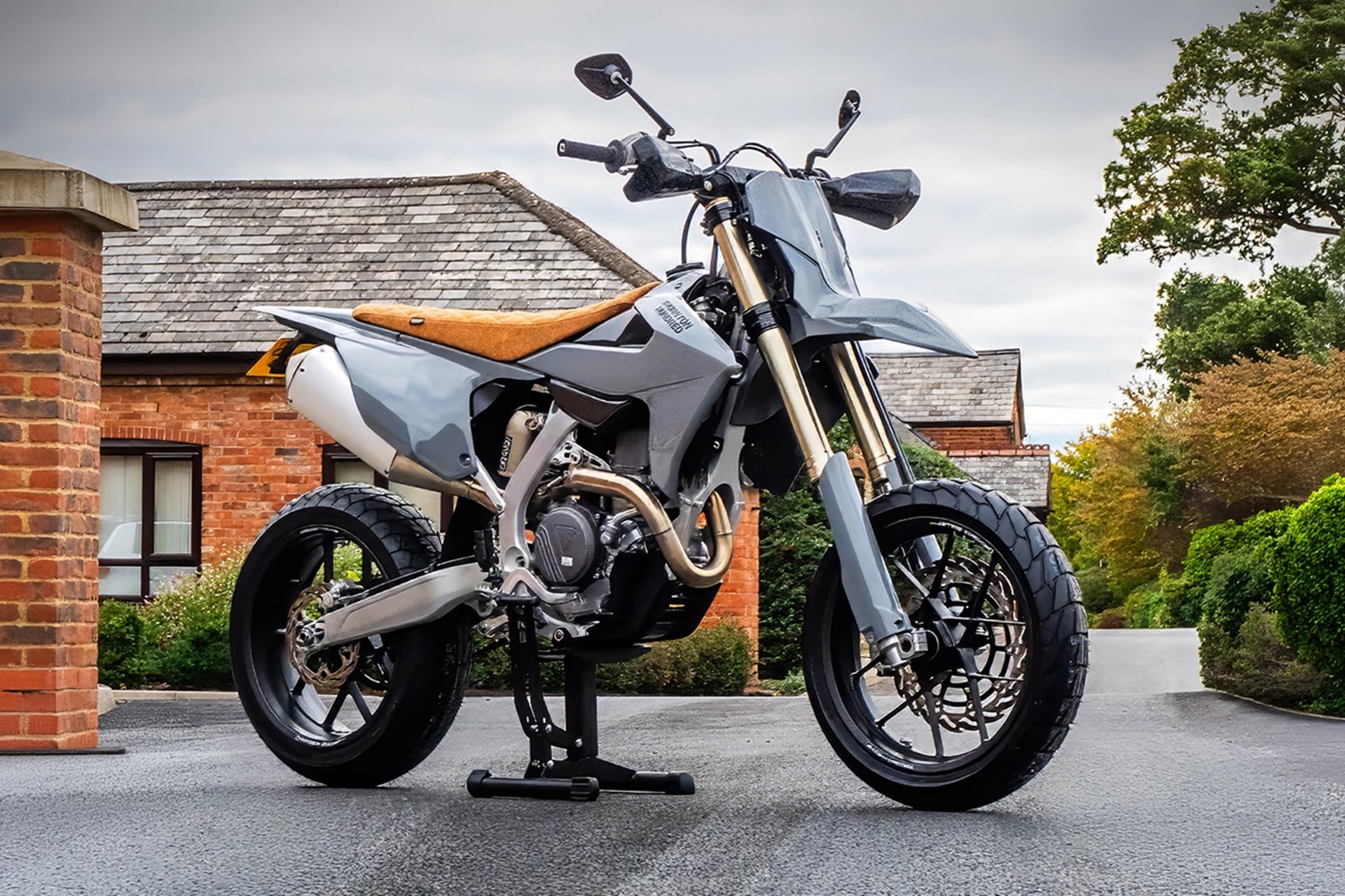 TF450E Supermoto：凯旋应该认真考虑制造的自行车