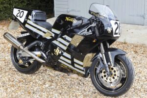 Slipstream 摩托车诺顿 RCW588 JPS 复制品出售
