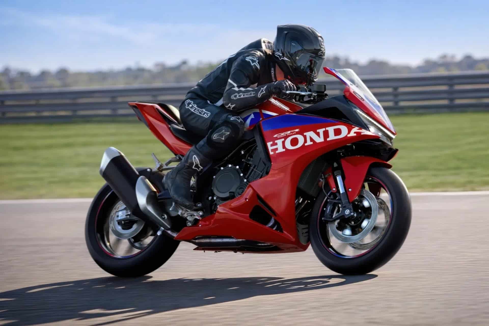 本田通过新款 CBR500R FOUR 强化了其运动系列