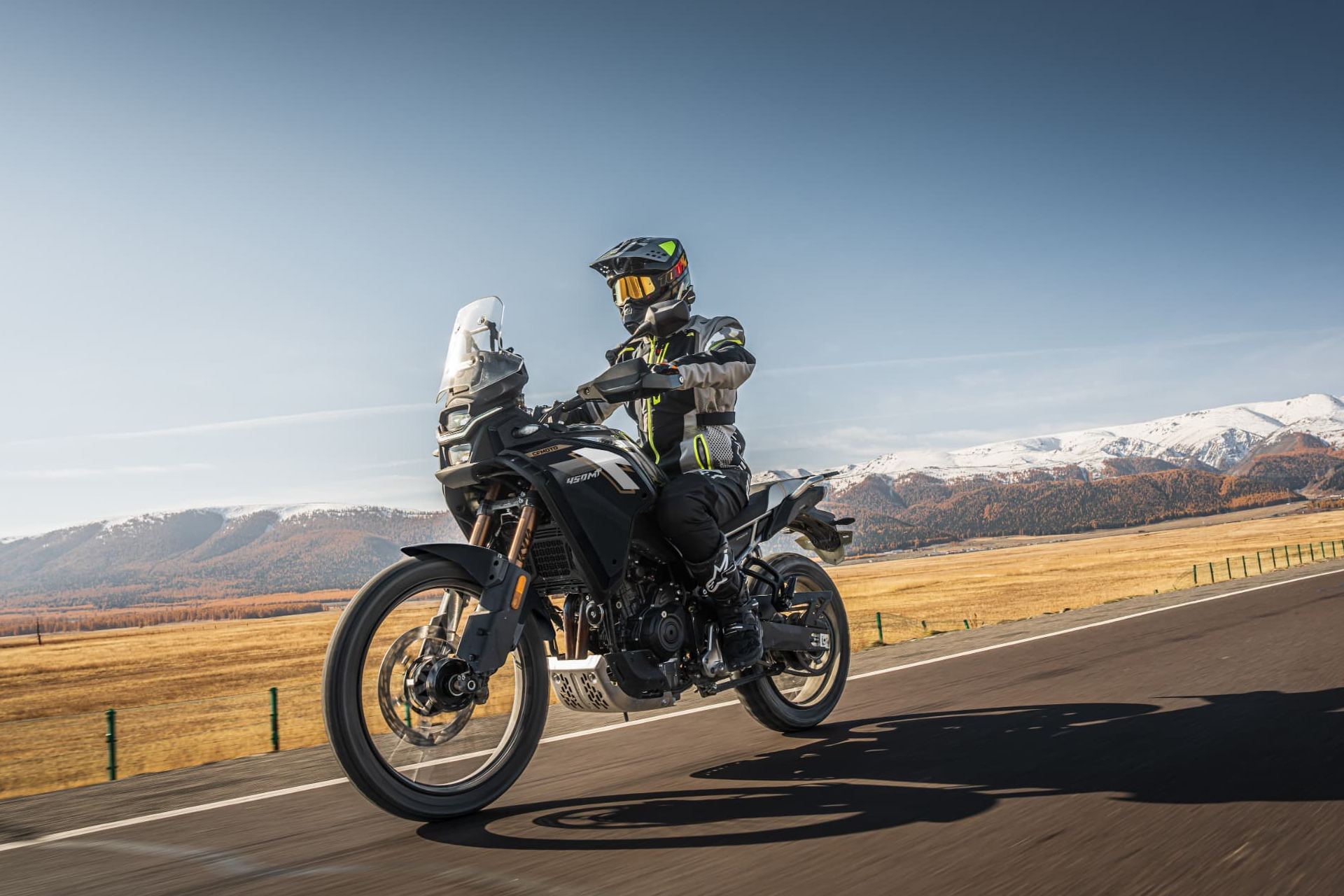 CFMOTO 550MT,畅销车型的更新换代