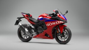 本田 CBR500R 四 2027 – 技术数据表、照片和价格