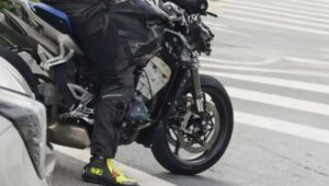 Zontes ZT903-R：即将推出的三缸裸机，功率为 150 马力，重量为 183 公斤