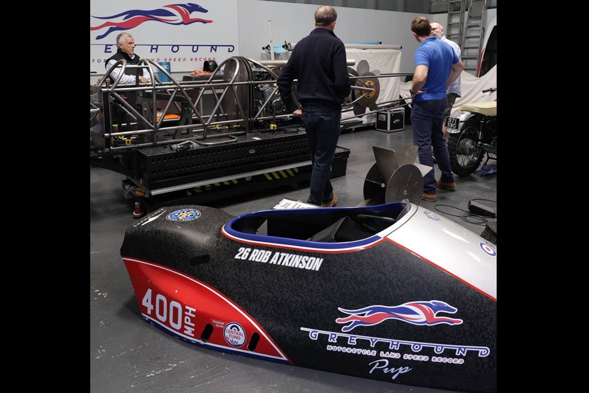 Peter Hickman 作为飞行员加入 GreyhoundLSR“Project 400”