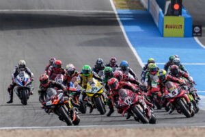 2026 年赫雷斯超级摩托车赛：即使是下雨也无法浇灭另一个 Bulega 三胞胎